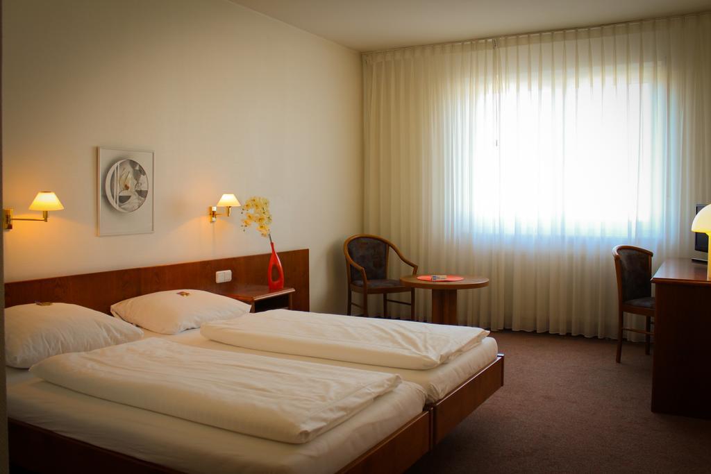 Hotel La Taverna Rosbach vor der Höhe Room photo